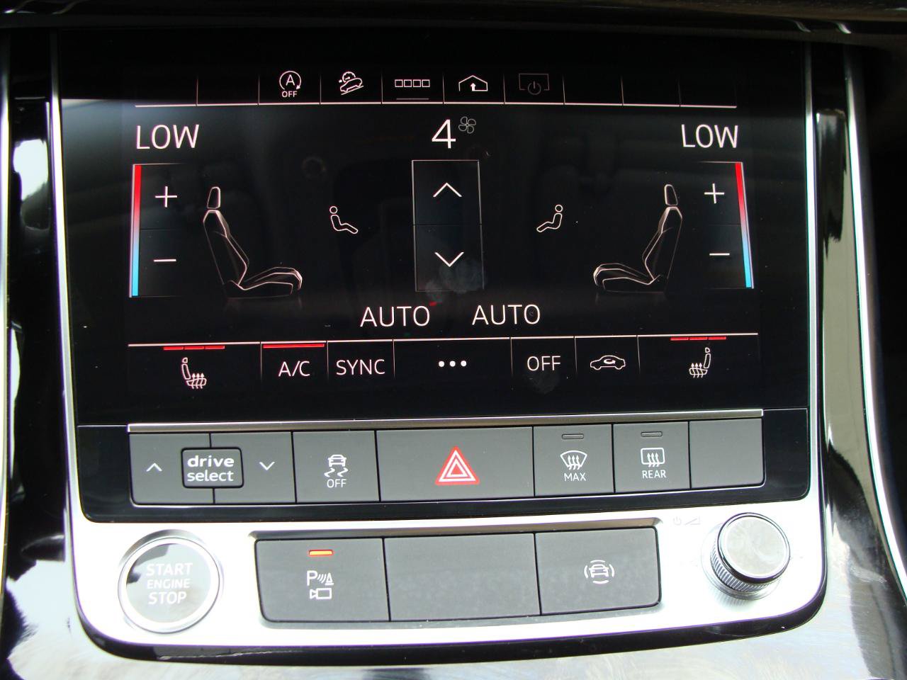 Used 2024 Audi Q7 3.0T Premium AWD/4WD image 28