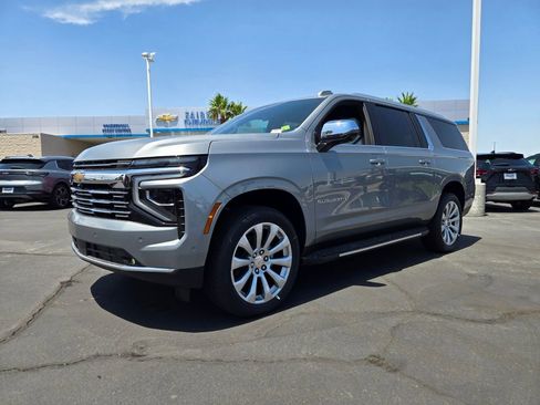 New 2025 Chevrolet Suburban Premier image 2