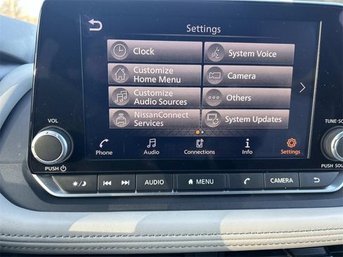 Used 2025 Nissan Rogue SV w/ SV Premium Package image 28