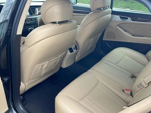 Used 2018 Genesis G80 3.8 RWD image 12