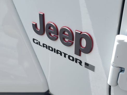New 2026 Jeep Gladiator Rubicon w/ Safety Group AWD/4WD image 6