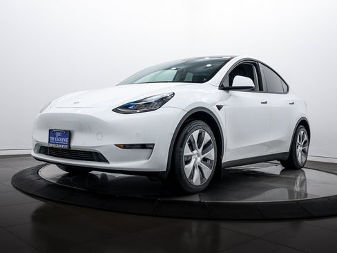 Used 2021 Tesla Model Y Long Range image 7