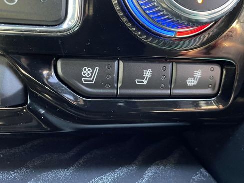 Used 2023 GMC Yukon Denali w/ Denali Reserve Package image 25