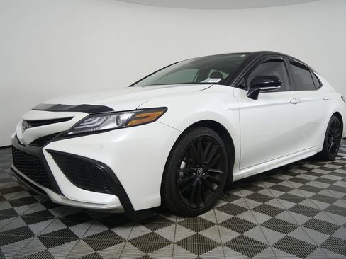 Used 2023 Toyota Camry XSE image 7