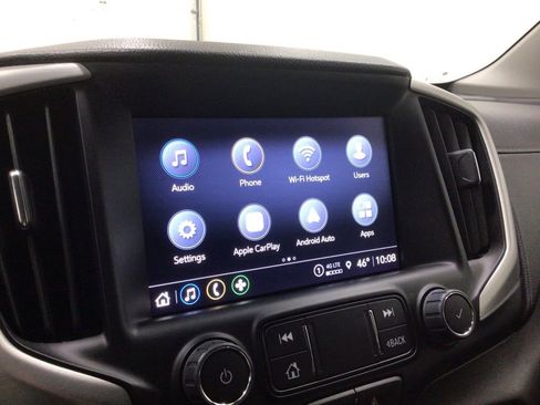 Used 2024 GMC Terrain SLT image 15