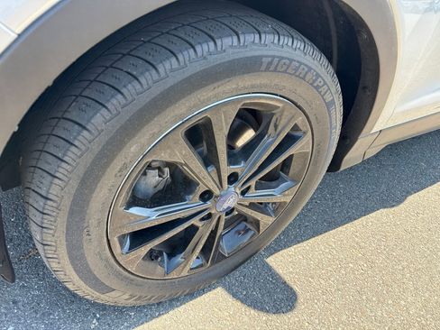 Used 2018 Ford Escape SEL FWD image 10
