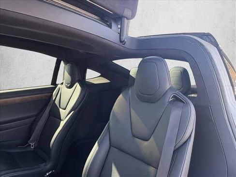 Used 2019 Tesla Model X 75D image 17