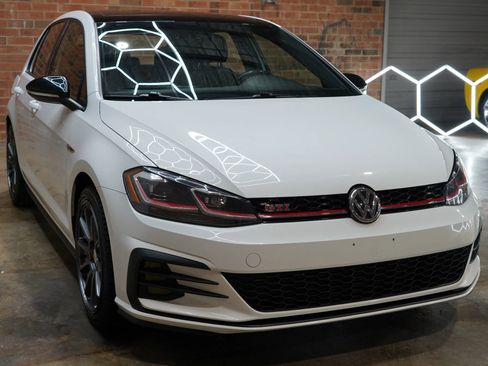 Used 2019 Volkswagen GTI SE image 5