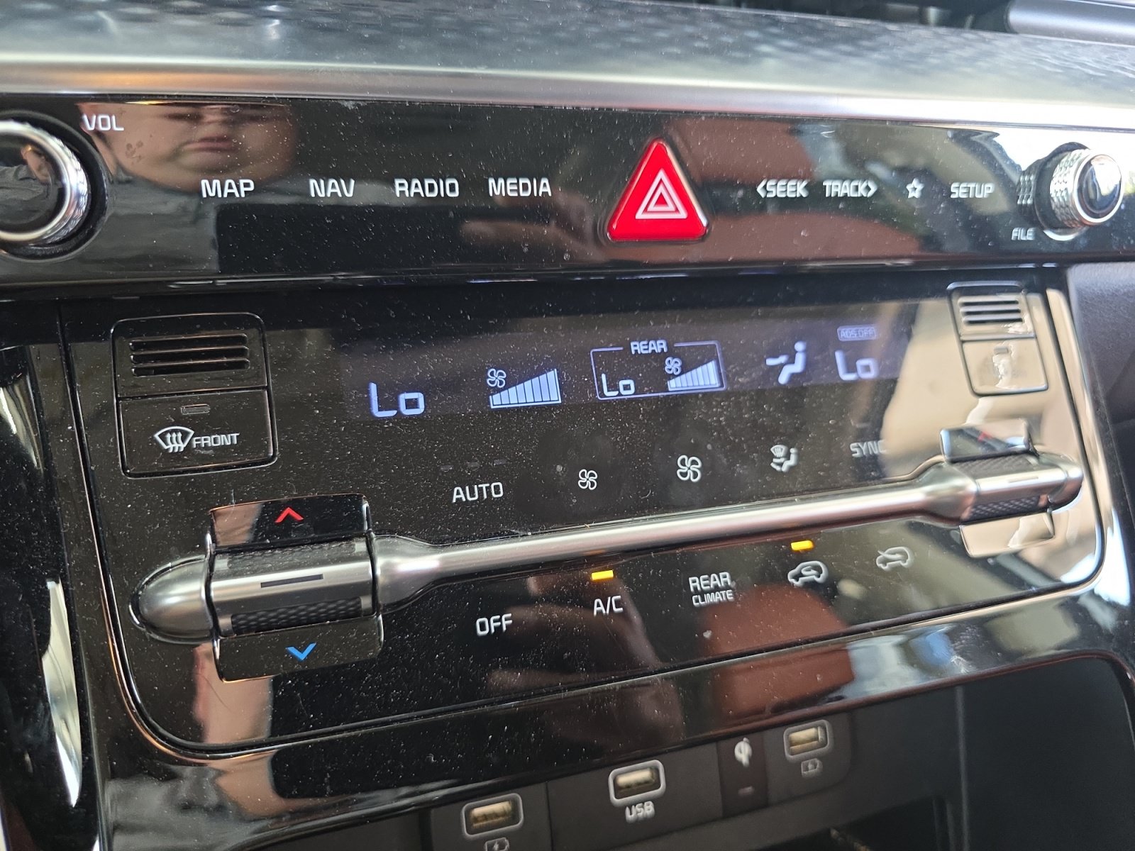 Certified 2024 Kia Carnival SX Prestige FWD image 16