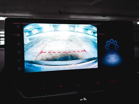 Used 2023 Nissan Altima 2.5 SR w/ SR Premium Package image 29