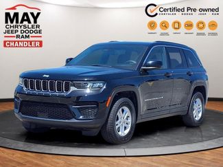 Used 2024 Jeep Grand Cherokee Laredo w/ Trailer Tow Package AWD/4WD video 1