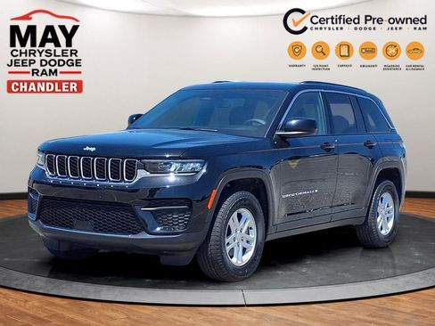 Used 2024 Jeep Grand Cherokee Laredo w/ Trailer Tow Package AWD/4WD image 1
