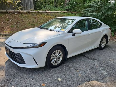 Used 2025 Toyota Camry LE w/ Convenience Package AWD/4WD image 4