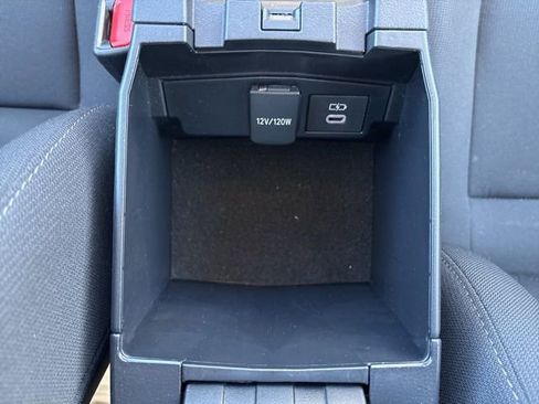 Used 2024 Toyota Corolla LE image 32