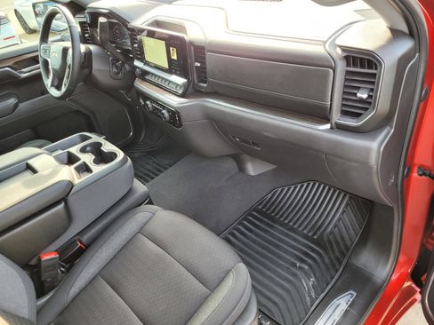 Used 2024 Chevrolet Silverado 1500 LT AWD/4WD image 10