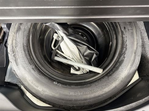 Used 2016 Toyota RAV4 XLE image 37