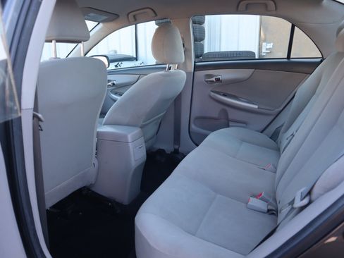 Used 2013 Toyota Corolla LE image 44