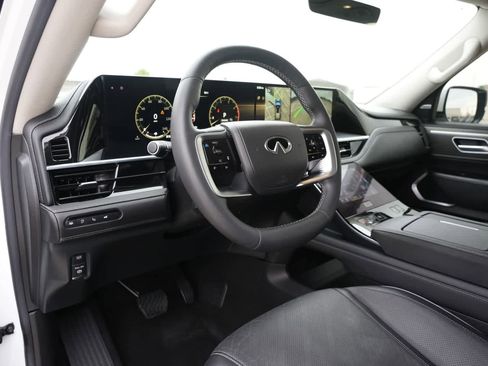 Certified 2025 INFINITI QX80 Luxe image 16