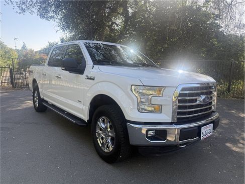 Used 2015 Ford F150 XLT w/ Equipment Group 302A Luxury AWD/4WD image 7