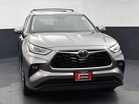Used 2025 Toyota Highlander Limited AWD/4WD image 7