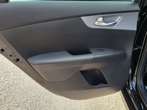Used 2024 Kia Forte LXS w/ LXS Technology Package FWD image 10