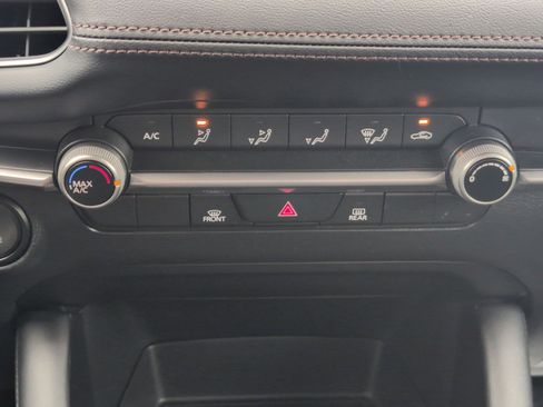 Used 2022 MAZDA MAZDA3 s image 21