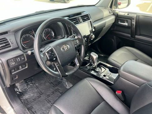 Used 2023 Toyota 4Runner TRD Off-Road Premium w/ Off Road Premium Plus Package AWD/4WD image 17