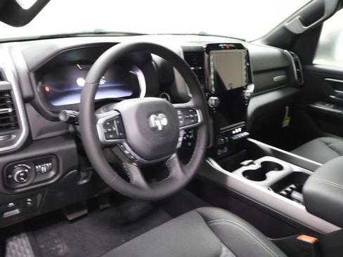 New 2026 RAM 1500 4x4 Crew Cab image 18