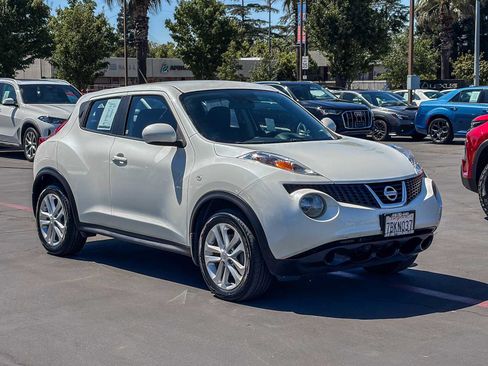 Used 2013 Nissan Juke S FWD image 5