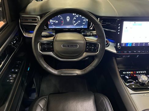 Certified 2023 Jeep Grand Wagoneer Series III image 13