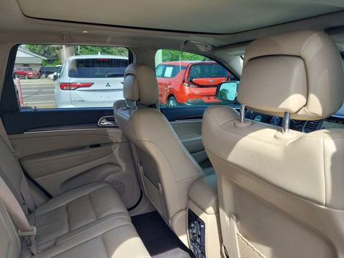 Used 2018 Jeep Grand Cherokee Limited w/ Luxury Group II RWD image 33