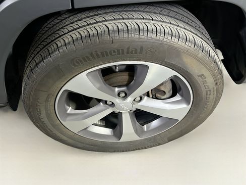 Used 2022 Jeep Cherokee Limited image 30