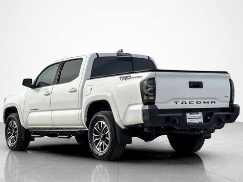Used 2021 Toyota Tacoma TRD Sport w/ Technology Package image 3