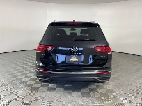 Used 2022 Volkswagen Tiguan SE AWD/4WD image 24