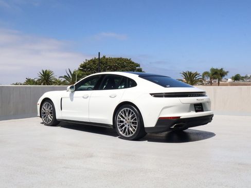 Certified 2024 Porsche Panamera 4 AWD/4WD image 3