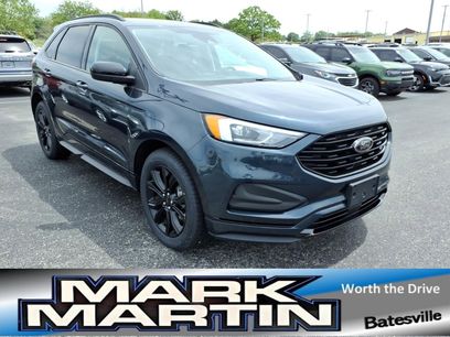 Used 2022 Ford Edge SE w/ Black Appearance Package