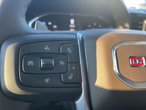 Used 2025 GMC Sierra 1500 SLT w/ SLT Premium Plus Package image 31