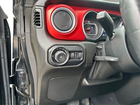 Used 2019 Jeep Wrangler Unlimited Rubicon w/ Steel Bumper Group AWD/4WD image 19