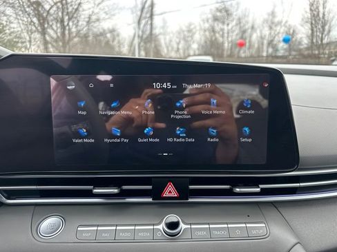 Used 2025 Hyundai Elantra SEL image 39