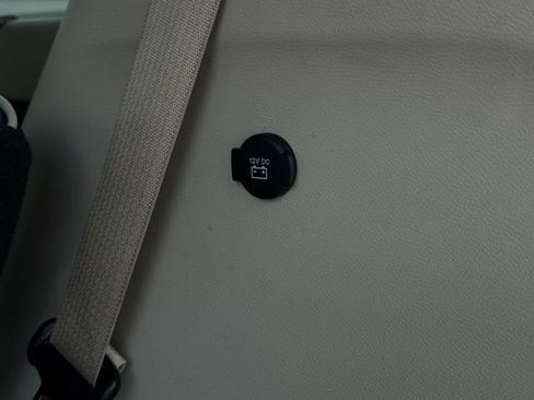 Used 2023 Chrysler Pacifica Limited image 11