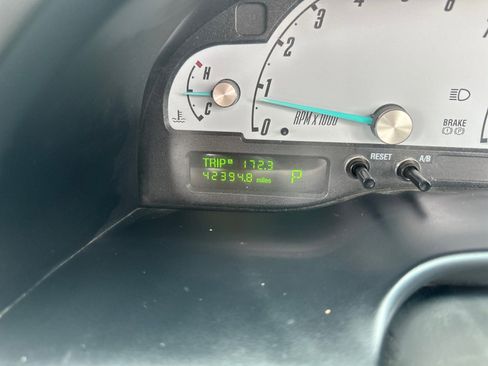 Used 2002 Ford Thunderbird RWD image 26