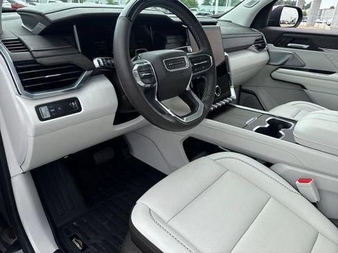 Used 2025 GMC Acadia Denali w/ Super Cruise Package FWD image 19