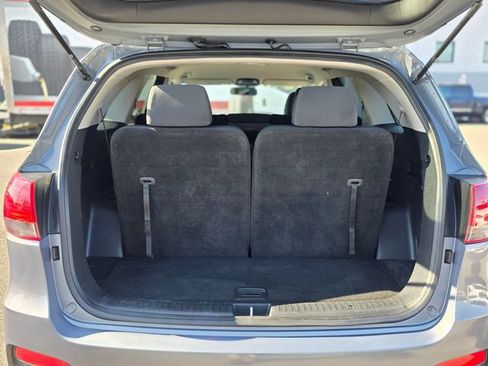 Used 2020 Kia Sorento LX w/ LX I4 Convenience Package FWD image 12