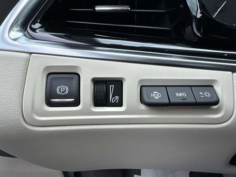 Certified 2024 Cadillac XT6 Premium Luxury w/ Technology Package AWD/4WD image 49