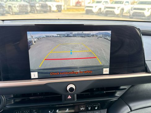 Used 2024 Toyota Crown Limited image 22