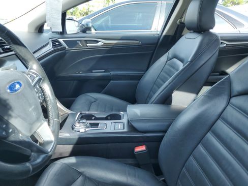 Used 2018 Ford Fusion SE w/ Equipment Group 602A FWD image 11