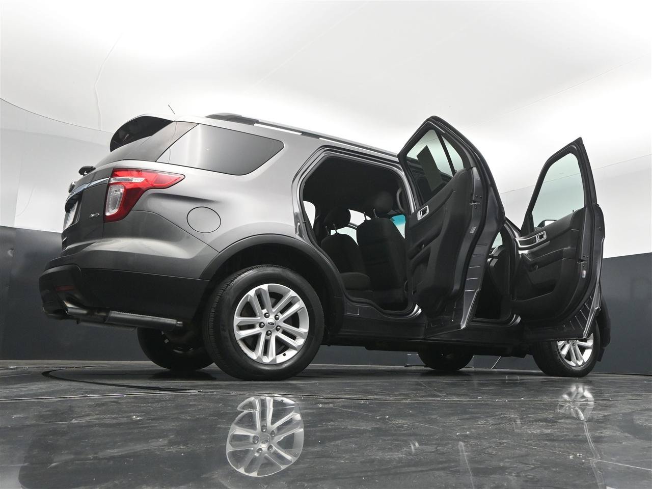 Used 2014 Ford Explorer XLT AWD/4WD image 39