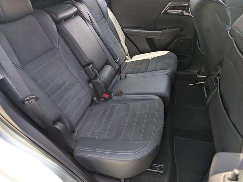 Used 2025 Mitsubishi Outlander SE AWD/4WD image 28