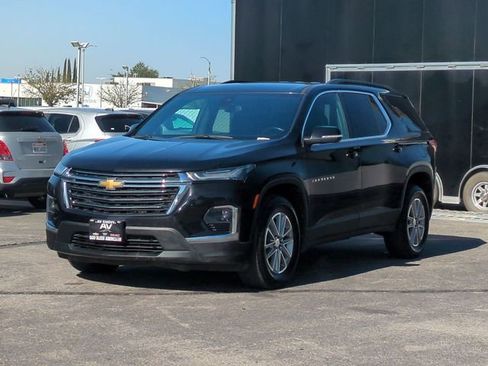 Used 2023 Chevrolet Traverse LT FWD image 4
