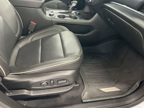 Used 2023 Chevrolet Traverse Premier w/ Redline Edition image 32